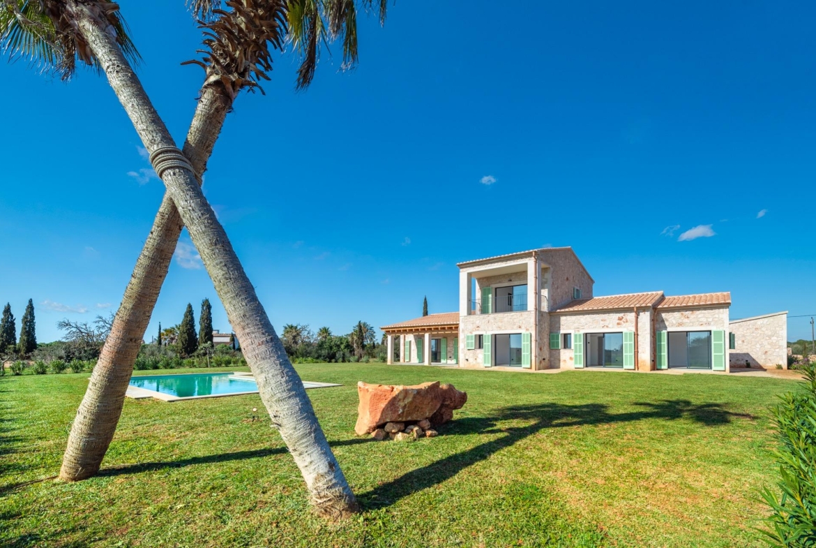 Vista exterior de la casa de campo