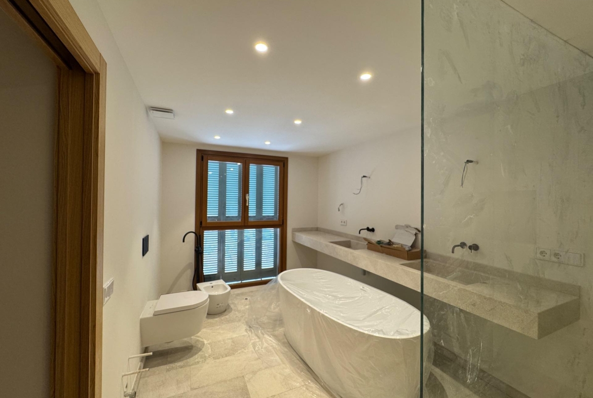 baño concepto abierto Villa de Lujo en Ses salines